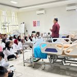Potret seorang dosen bersama mahasiswa